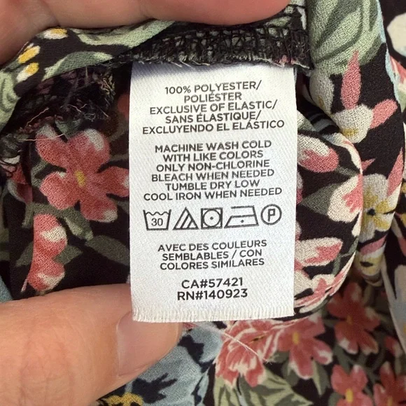 LOFT floral smocked top - Picture 4 of 6